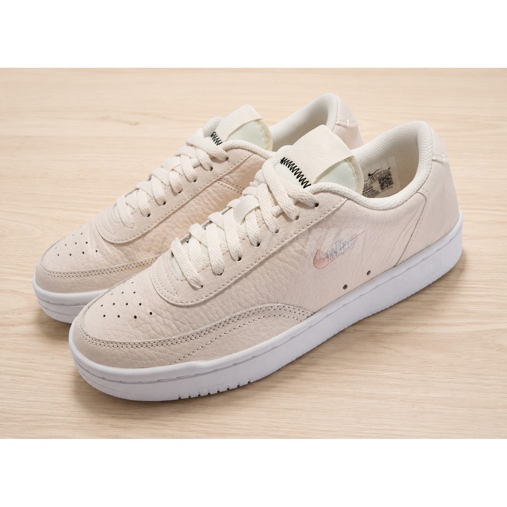 Nike Court Vintage PRM Sneakers Pale Ivory Leather Mens 10 or Womens 11.5 NWT